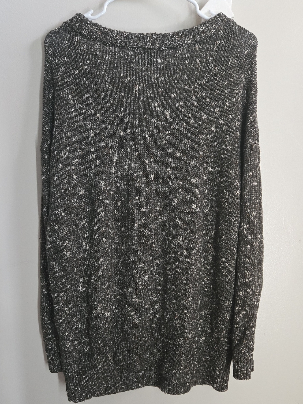 Old Navy Marled V-Neck Tunic Length Sweater - Picture 4 of 6